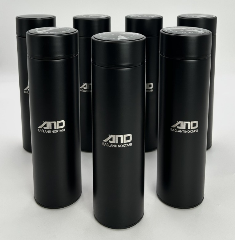 450 ML Isı Derecesi Gösteren Dijital Göstergeli Çelik Termos 412